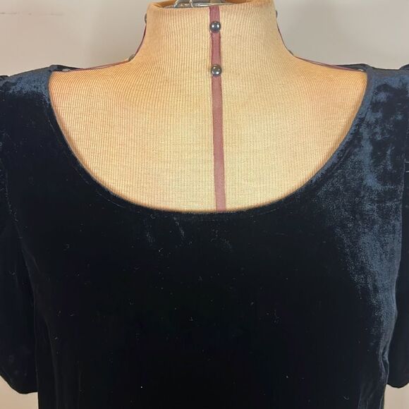 Talbots Black Velvet Blouse with Gathered Sleeves - Size Medium Petite - Picture 4 of 11